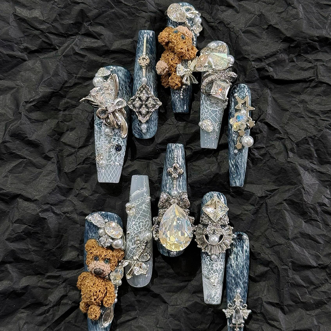 Handmade 3D Press-On Nails – Vintage Lace & Gemstone Design1