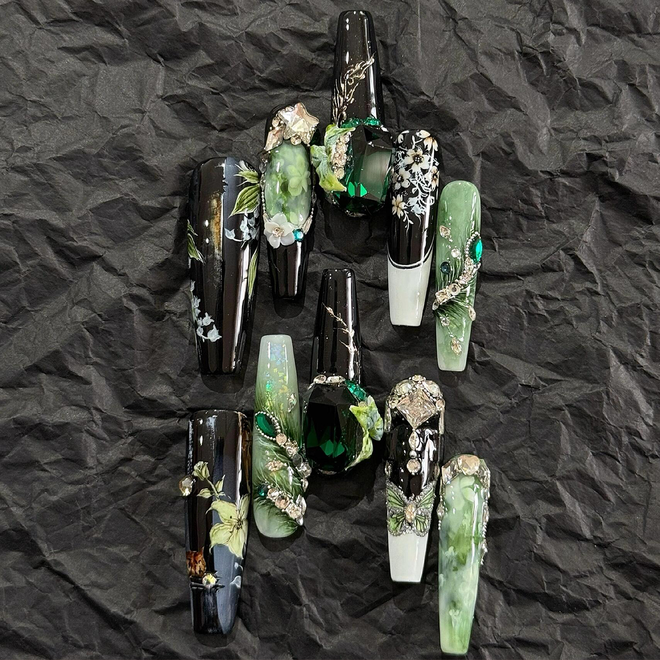 Handmade 3D Press-On Nails – Vintage Lace & Gemstone Design2