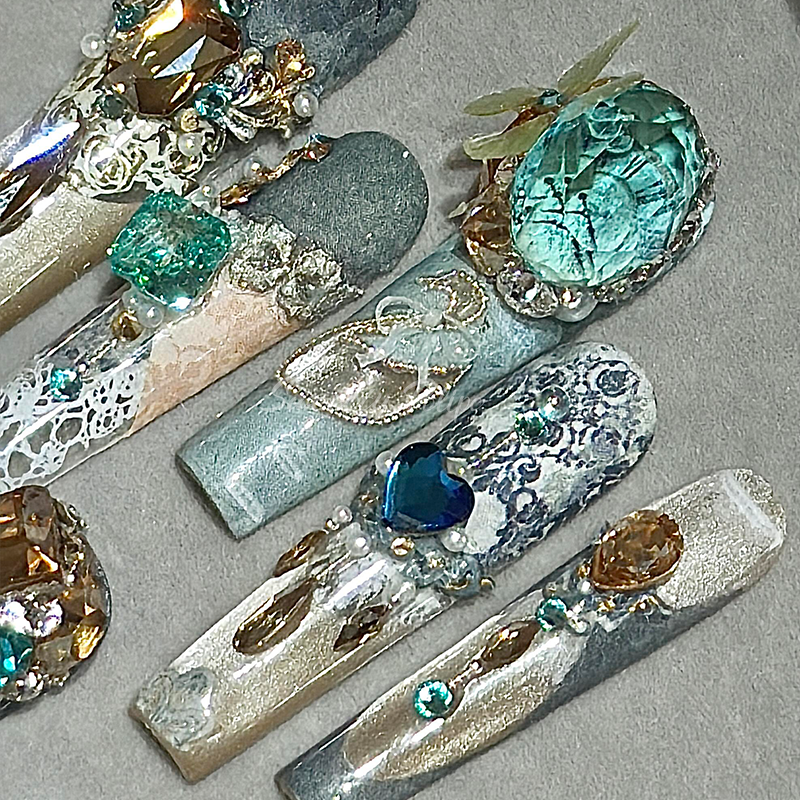 Handmade 3D Press-On Nails – Vintage Lace & Gemstone Design5