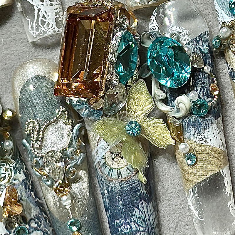 Handmade 3D Press-On Nails – Vintage Lace & Gemstone Design7